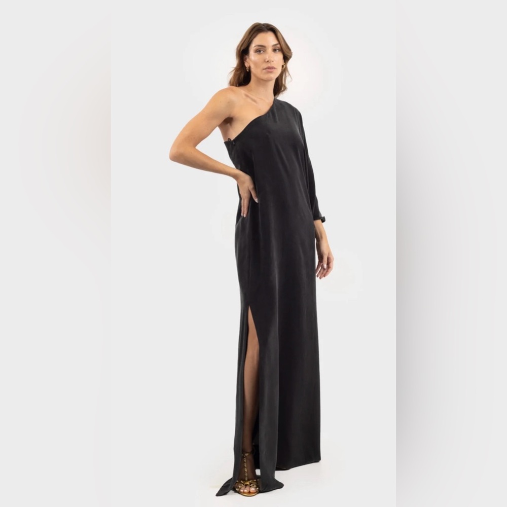 NWT Dress Day - Black Tie Wedding Guest Elegant Black One-Shoulder Dress